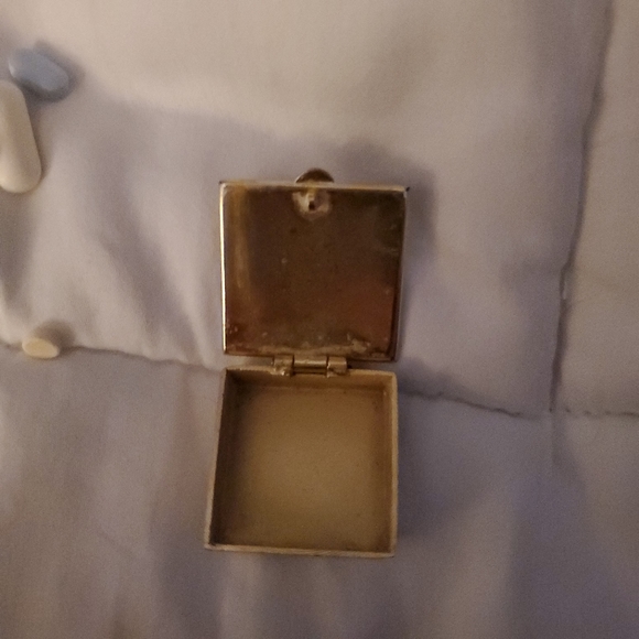 Damascene Gold Geometric Square Mini Pill Box by Midas of Toledo Spain - Picture 3 of 5